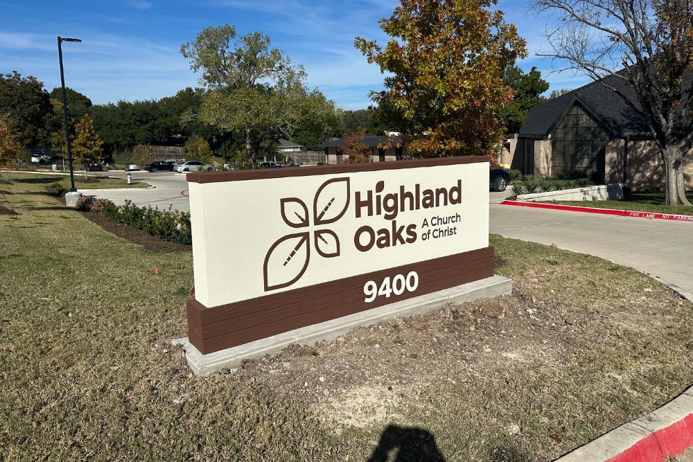 Highland Oaks - Church of Christ - Monument