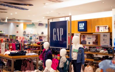 How Do You Create A Seamless Wayfinding System For Multi-Room Or Multi-Floor Spaces?